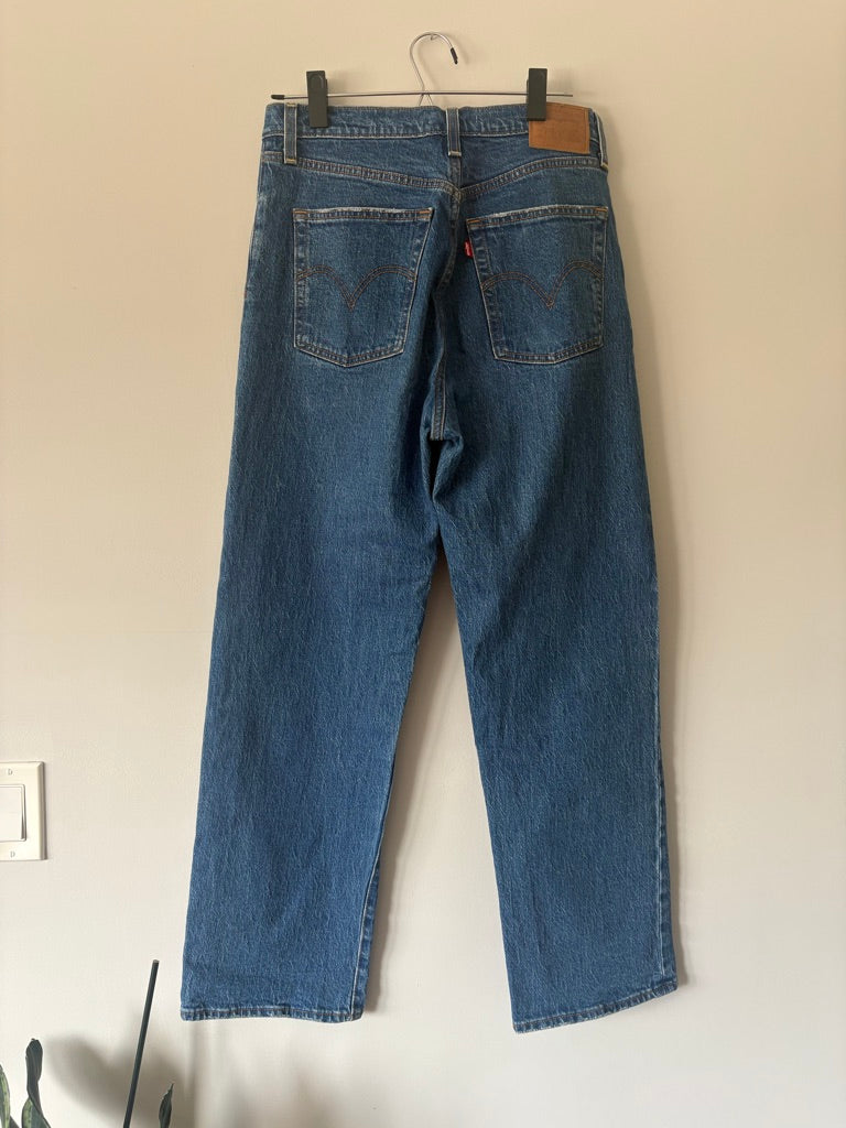 Levi Ribcage Straight Ankle size 29