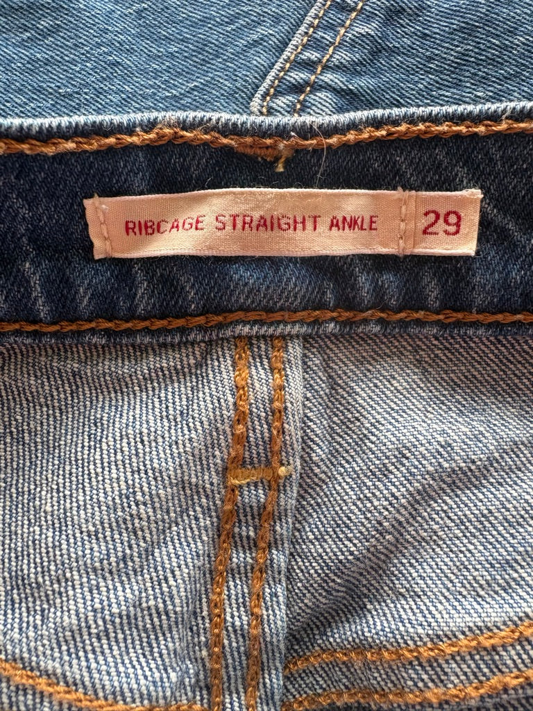 Levi Ribcage Straight Ankle size 29